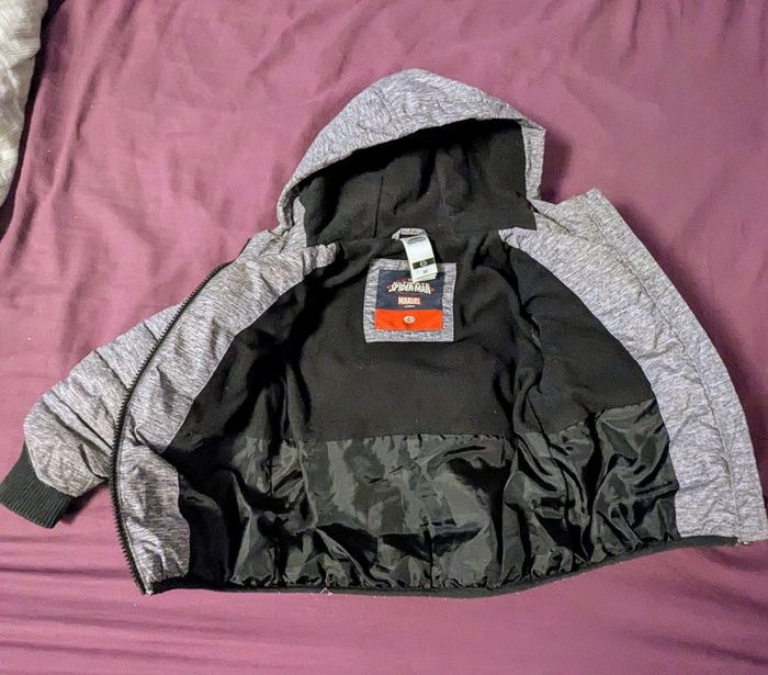 Doudoune grise Spider-Man - photo numéro 4