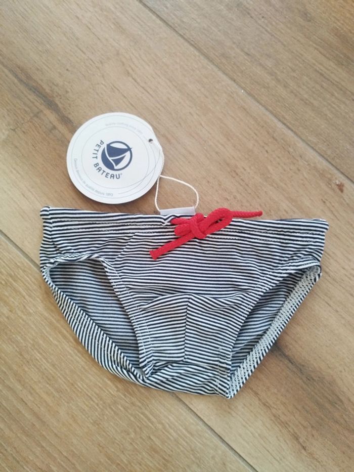 Slip de bains marinière garçon 12 mois Petit Bateau neuf