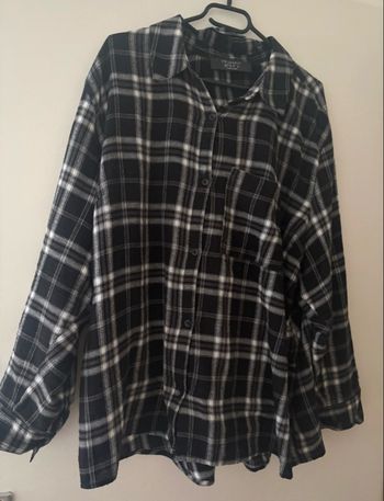 Chemise noire a carreaux