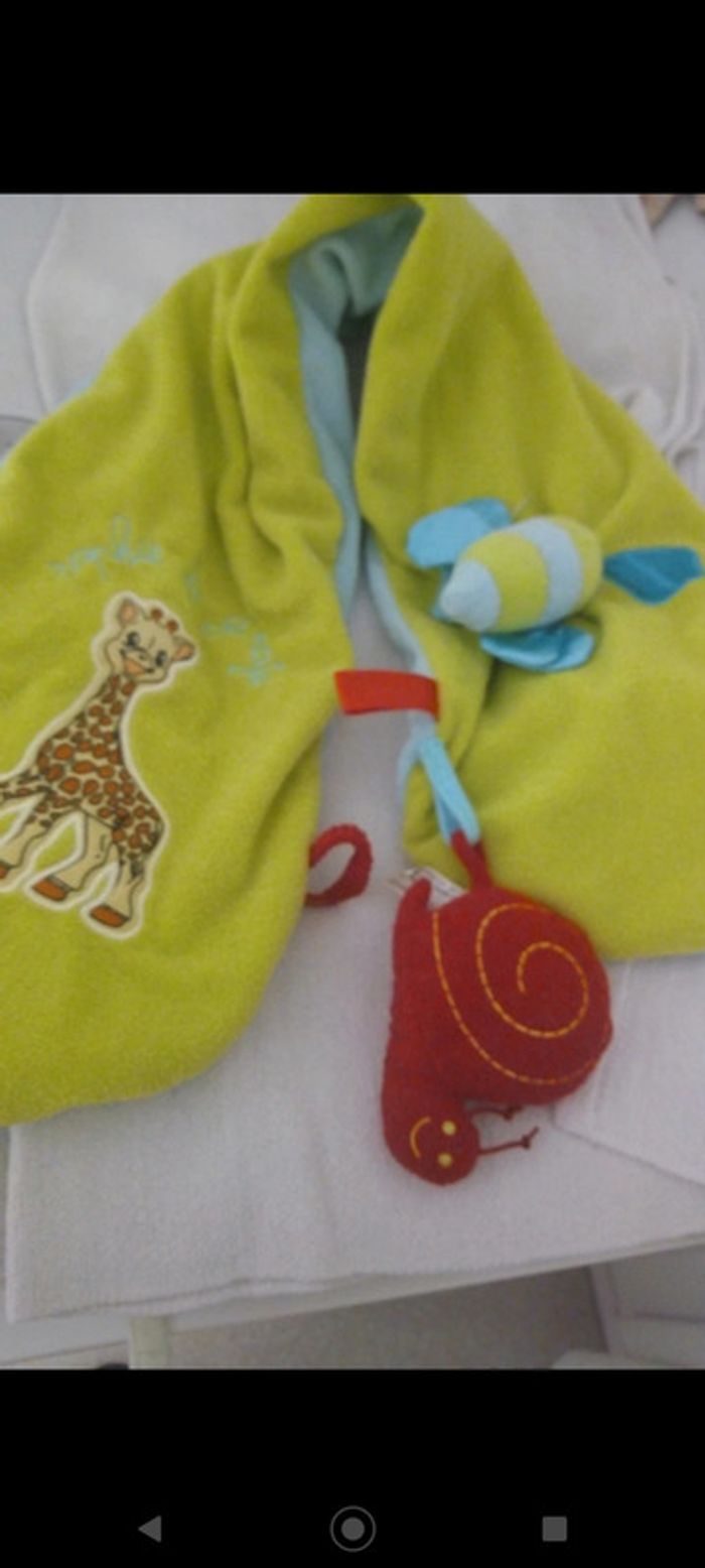 Écharpe d'activité d'éveil Sophie la girafe