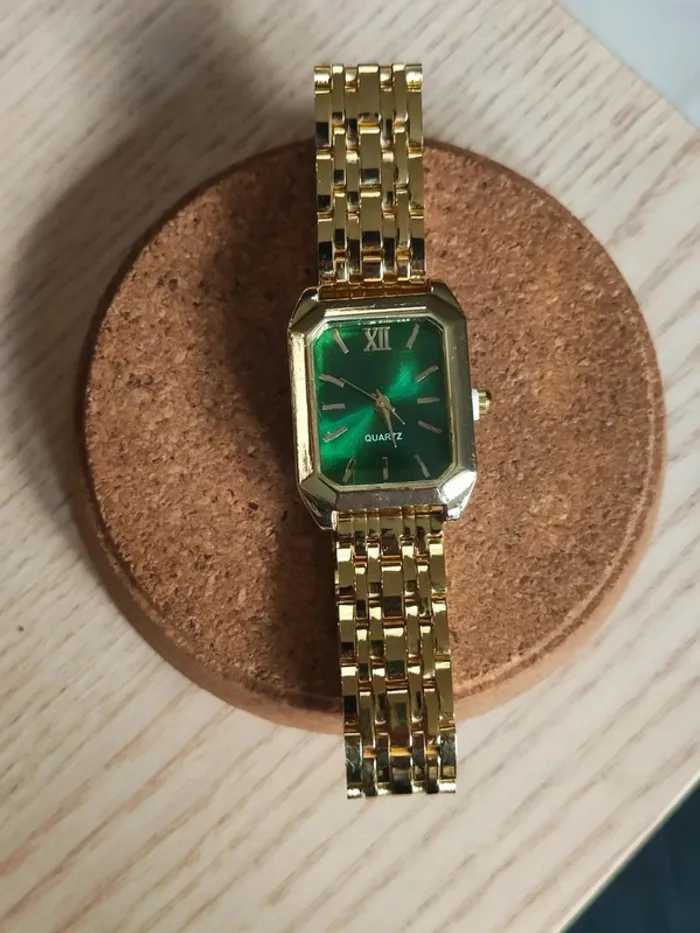 Montre dorée, rectangulaire en reliefs, vert - photo numéro 4