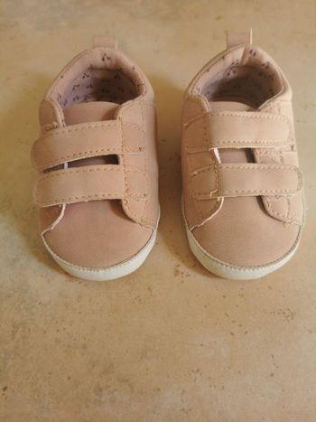 BASKETS FILLE 6/9 MOIS