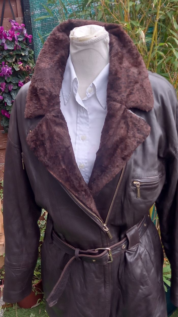 Très belle veste en cuir véritable :Fabiani - photo numéro 2