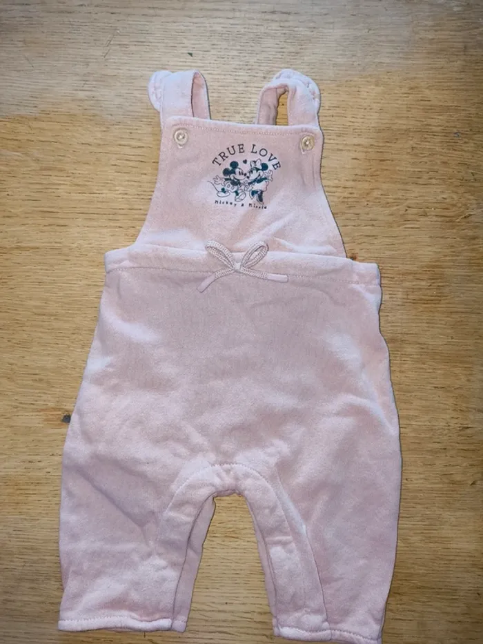 Combinaison Disney baby 3 mois excellent état rose fille - photo numéro 2