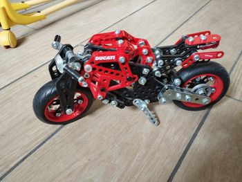Moto mécano