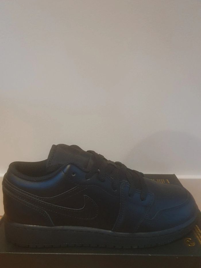 Nike Jordan 1 Low " full black"(38.5)