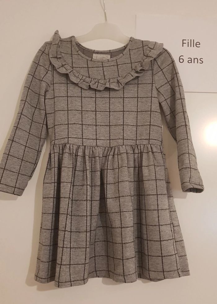 Robe C&A 6/7 ans