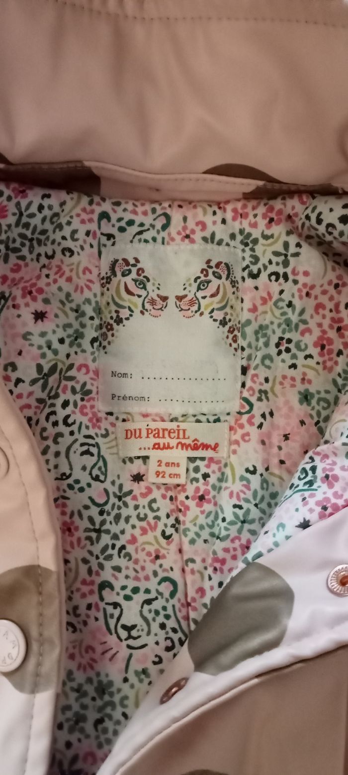 Joli imperméable - photo numéro 2