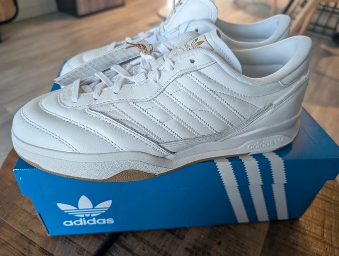 Sneakers adidas Mundial FC taille 42 2/3 neuf - photo numéro 2