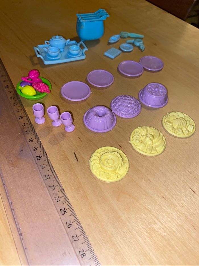 Vaisselle poupée assiette tasse verre plastique jaune violet bleu mannequin - photo numéro 3