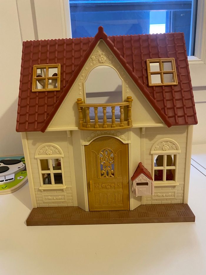 Sylvanian Cosy Cottage + famille lapin chocolat - photo numéro 1