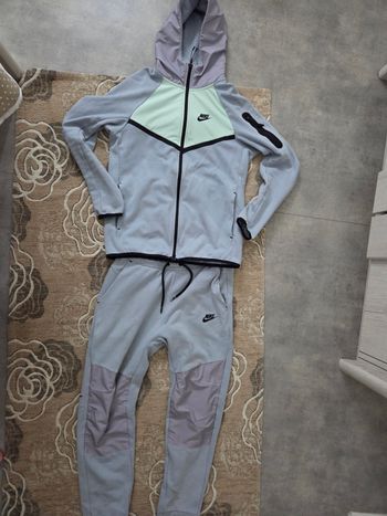 Nike tech