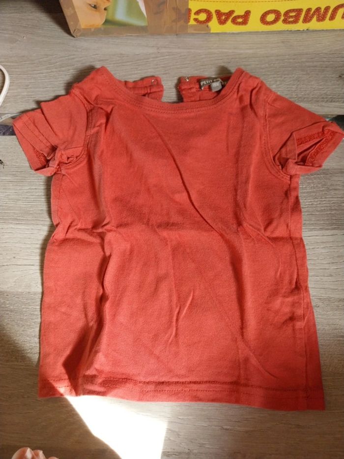 1 Tee-shirt corail + 1 débardeur rouge 18 mois garçon - photo numéro 4