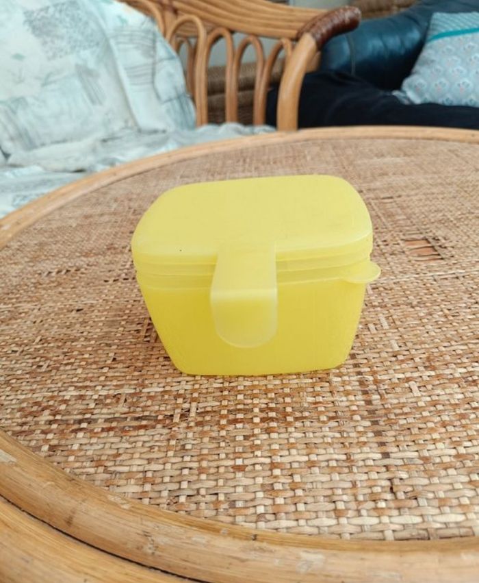 Boîte oubli- moi carrée Tupperware jaune Neuve - photo numéro 2