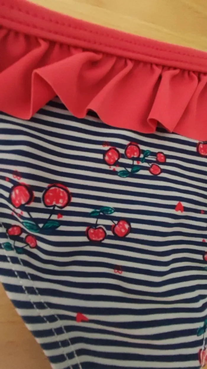 Maillot de bain taille 4 ans - photo numéro 4