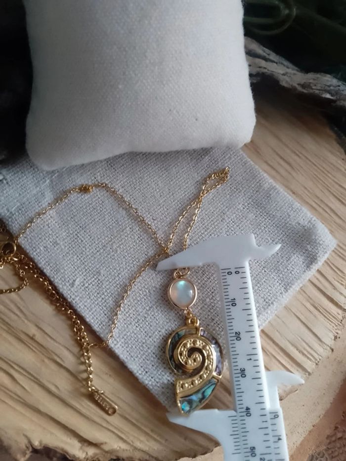 Collier pierre de lune et pendentif conque ormeaux - photo numéro 2