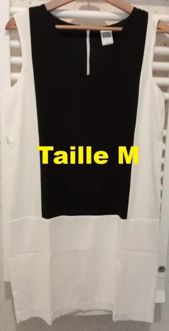 Robe blanche noire Vero Moda Taille M