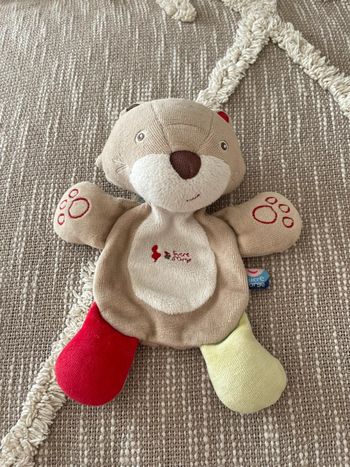 Peluche doudou plat 22cm Sucre d'orge chat marron rouge et vert  très bon état
