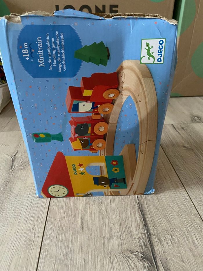 Mini train en bois - photo numéro 2