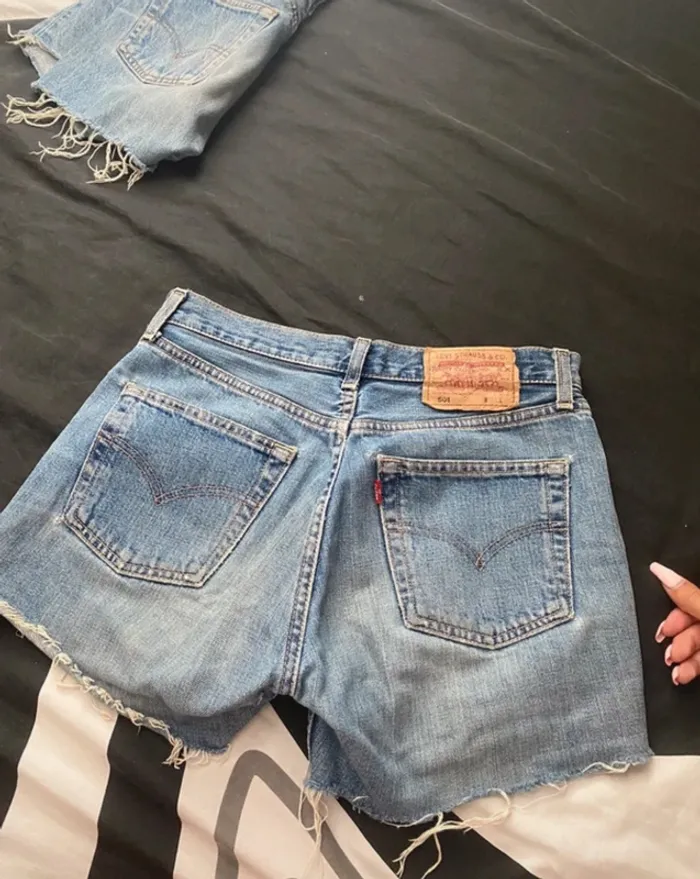 Short mi long bleu levi’s 501 XS 34 - photo numéro 2