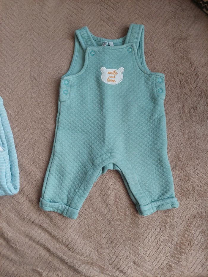 Lot de 2 salopettes + 1 T-short 1 mois - photo numéro 2