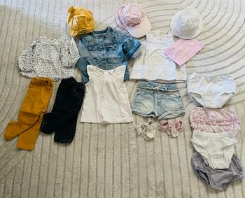 Lot vêtements fille 12/18 mois