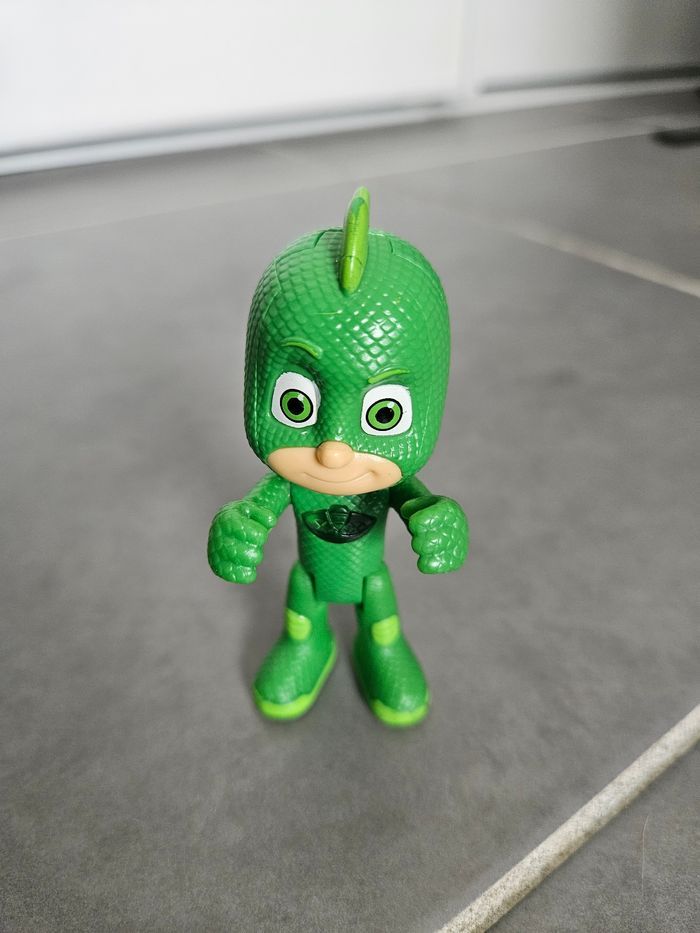 Lot de 3 véhicules et figurines pyjamasques PJ MASK, très très propres - photo numéro 5