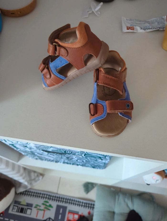 Pieds nu enfant - photo numéro 2
