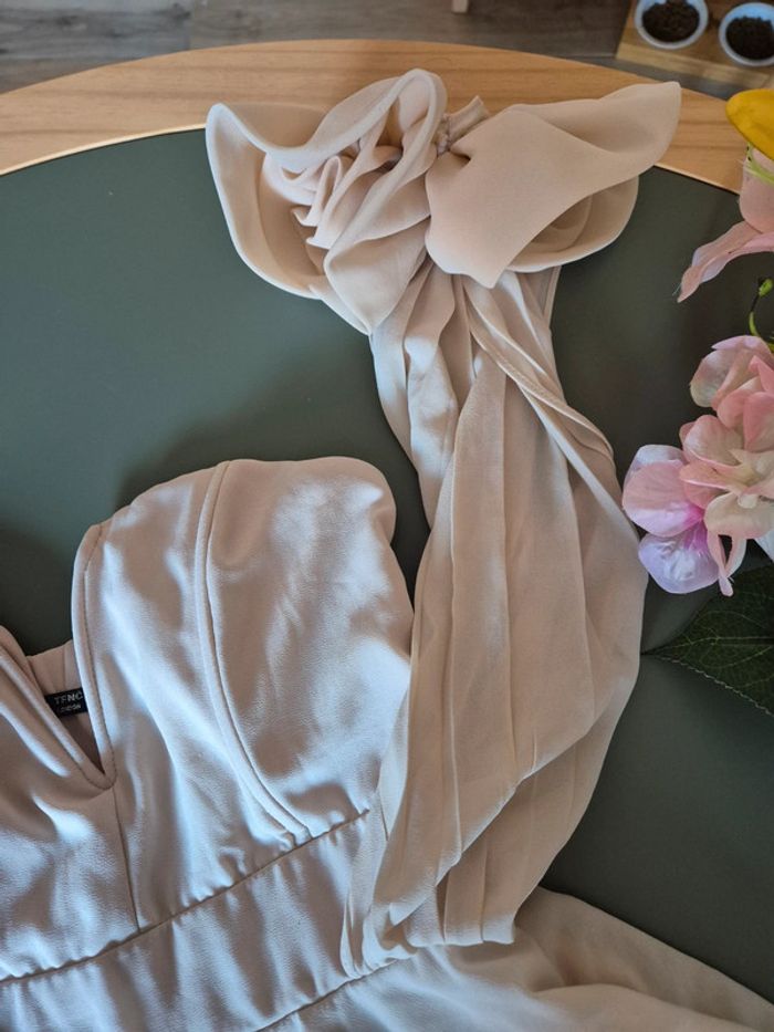 Robe bustier beige avec noeuf taille 38 - photo numéro 6