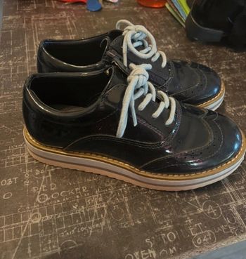 Chaussure brillante