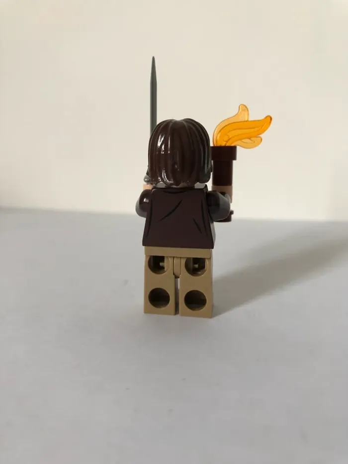 Figurine type lego Aragon grand pas le rôdeur. le seigneur des anneaux - photo numéro 3