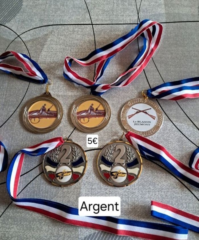 Lot médailles sportives