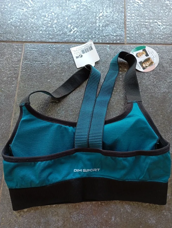 Brassiere Dim neuve - photo numéro 4
