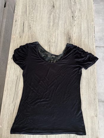 Tee-shirt avec dentelle