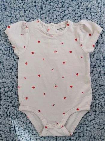 Body manches courtes fille taille 9 mois