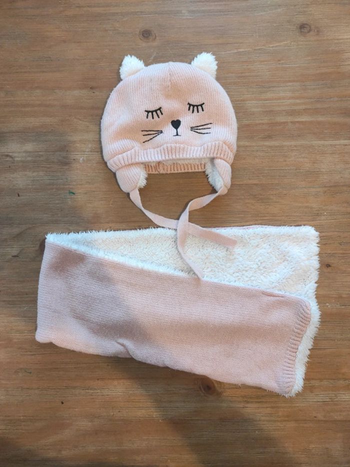 Ensemble bonnet et écharpe fille 12/18 mois