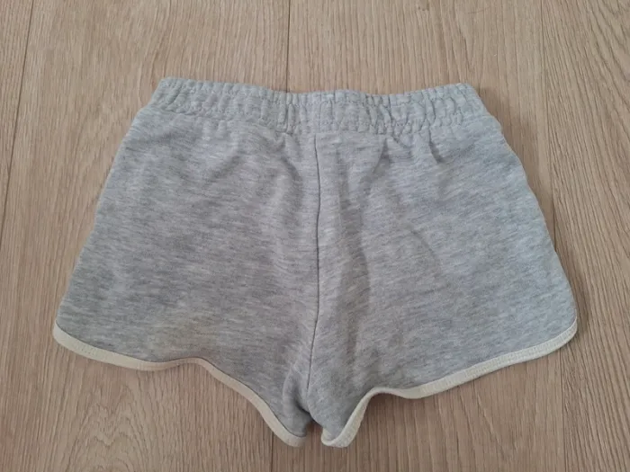 Short gris fille Kiabi 5 ans - photo numéro 3