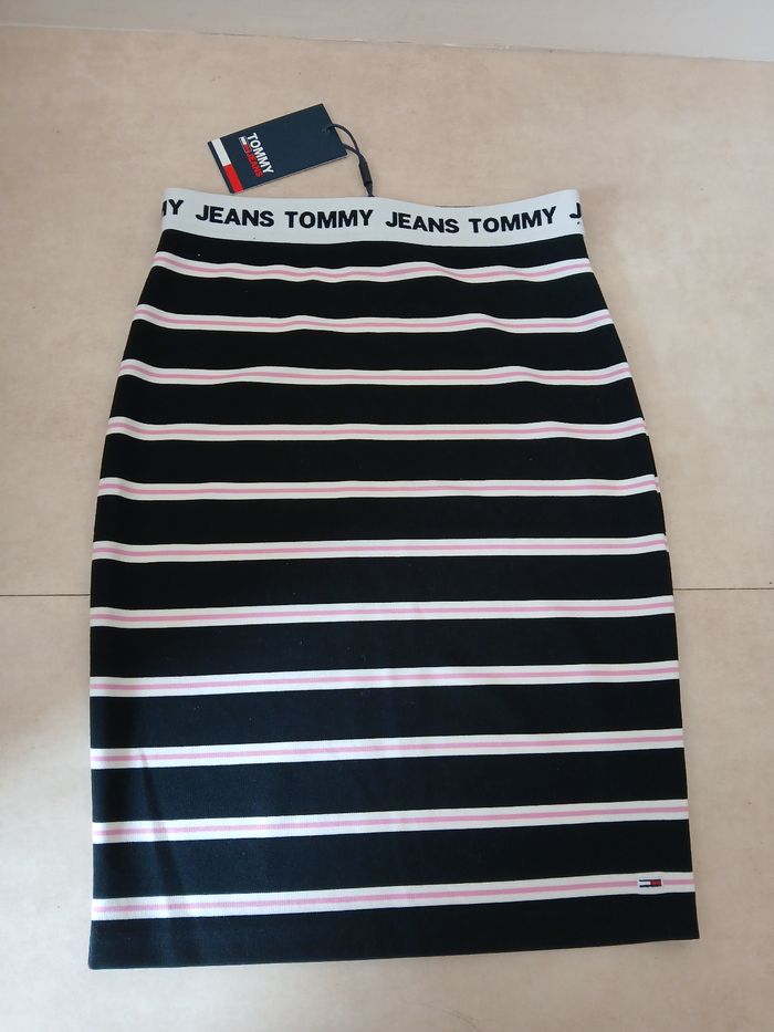Jupe tommy jeans taille XS - photo numéro 2