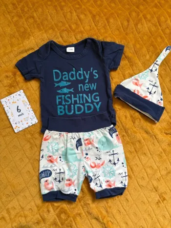 Ensemble bodie manches courtes & short taille 6 mois