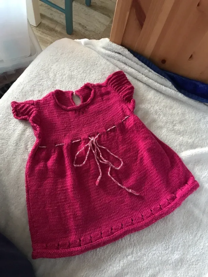 Robe en laine fait main 12 mois