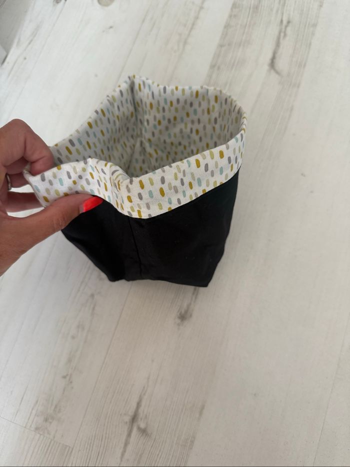 Lot de 3 paires de chaussons bébé + panier à couches - photo numéro 3