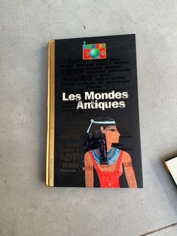 Livre monde antique bayard couleur