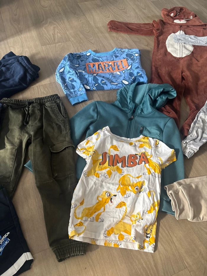 Lot 12 vêtements garçon 6 ans - photo numéro 3