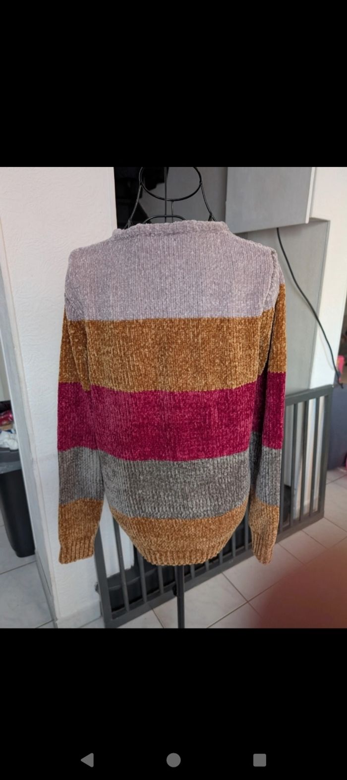 Superbe pull taille M en chenille rayé rose gris ocre mise au green en parfait état - photo numéro 3