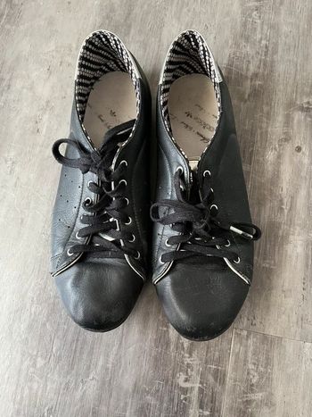 Paire de Adidas noir et argent femme