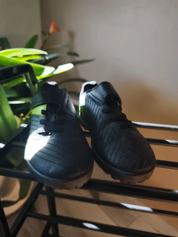 Paire de chaussures foot enfant Kipsta