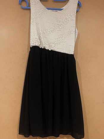 Robe noir et blanche taille unique