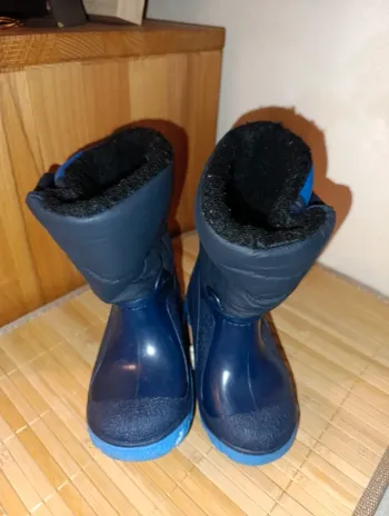 Bottes chaudes outdoor et étanches enfant taille 24/25 en excellent état