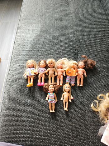 Lot petite poupée