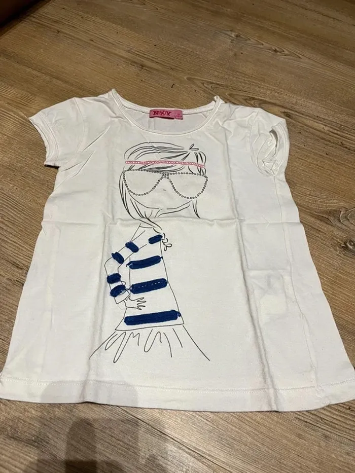 T-shirt